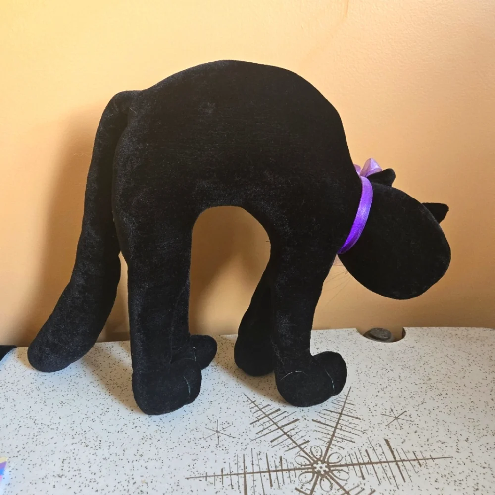 Halloween Cat That Stands With Positional Tail